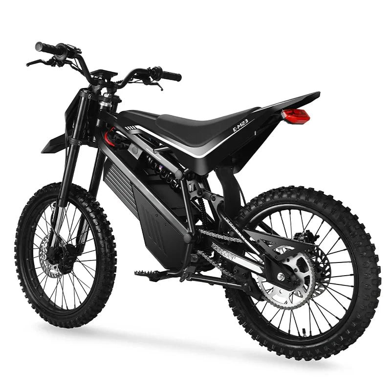 EM23 elektrinis motociklas 2500W – galinis vaizdas su grandinine pavara