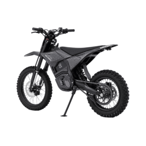 EM5 ULTRA elektrinis motociklas 3000W – juodos spalvos elektrinis motociklas su bekelės padangomis, galine amortizacija ir tvirtu rėmu.