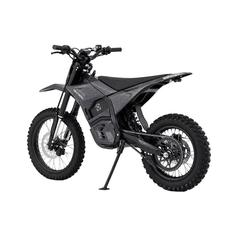 EM5 ULTRA elektrinis motociklas 3000W – juodos spalvos elektrinis motociklas su bekelės padangomis, galine amortizacija ir tvirtu rėmu.